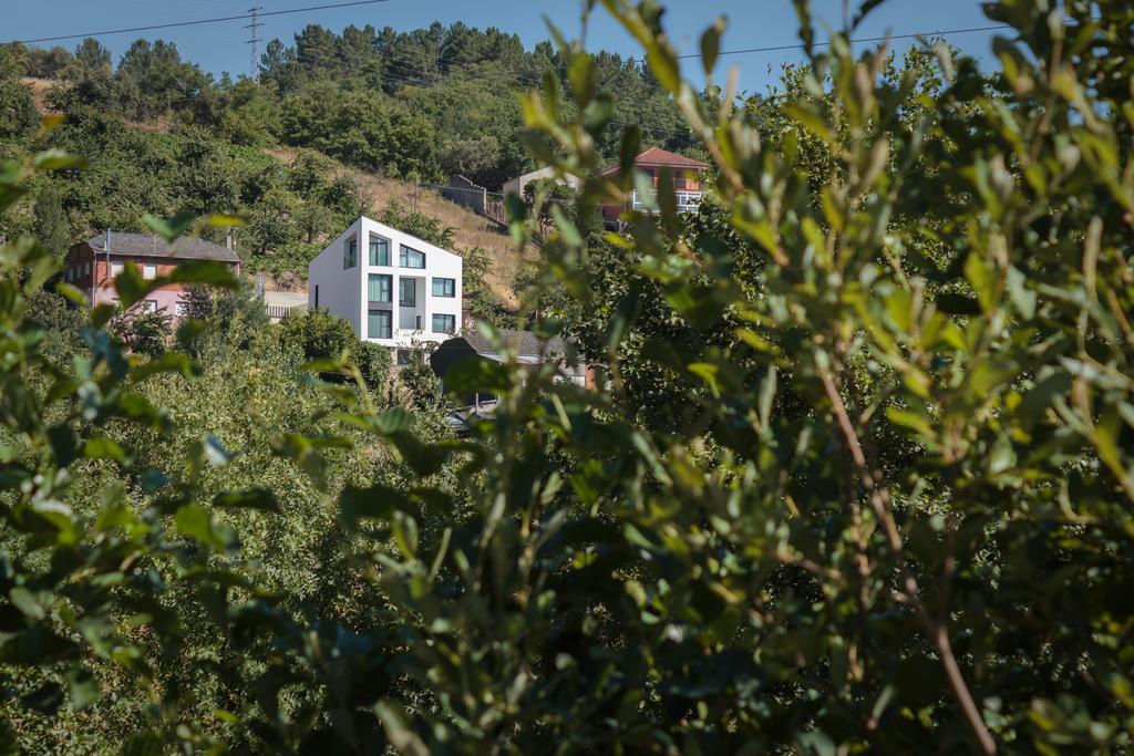 Hostal Tres Campanas Villafranca Del Bierzo Exterior foto